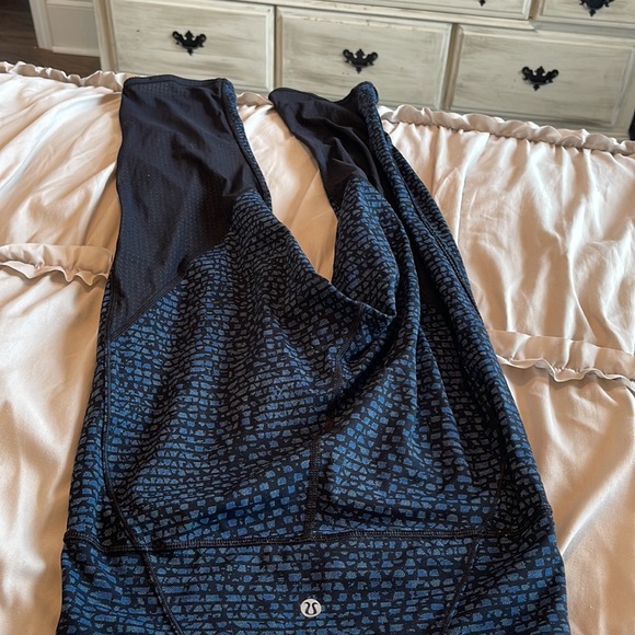 Lulu lemon pattern cropped leggings - Picture 3 of 4